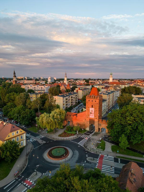 Widok z lotu ptaka lub z drona na centrum oleśnicy