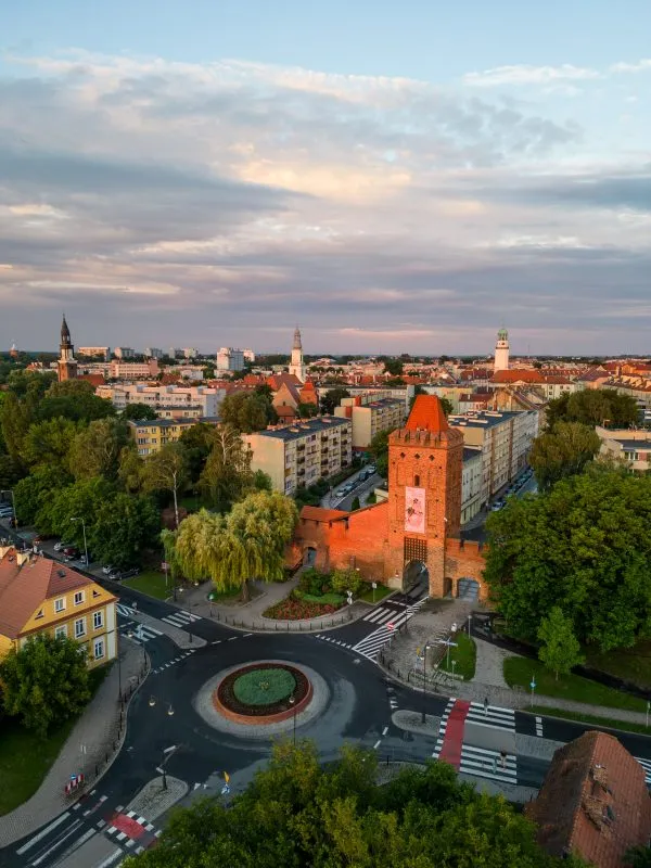 Widok z lotu ptaka lub z drona na centrum oleśnicy