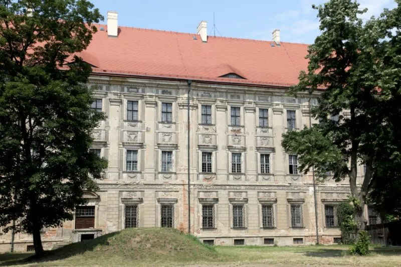Piękna barokowa budowla w słoneczną pogodę