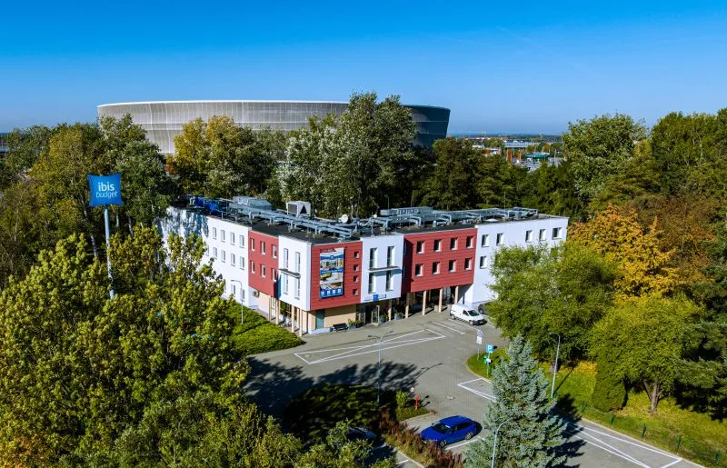 Budynek hotelu Ibis Wrocław Stadion