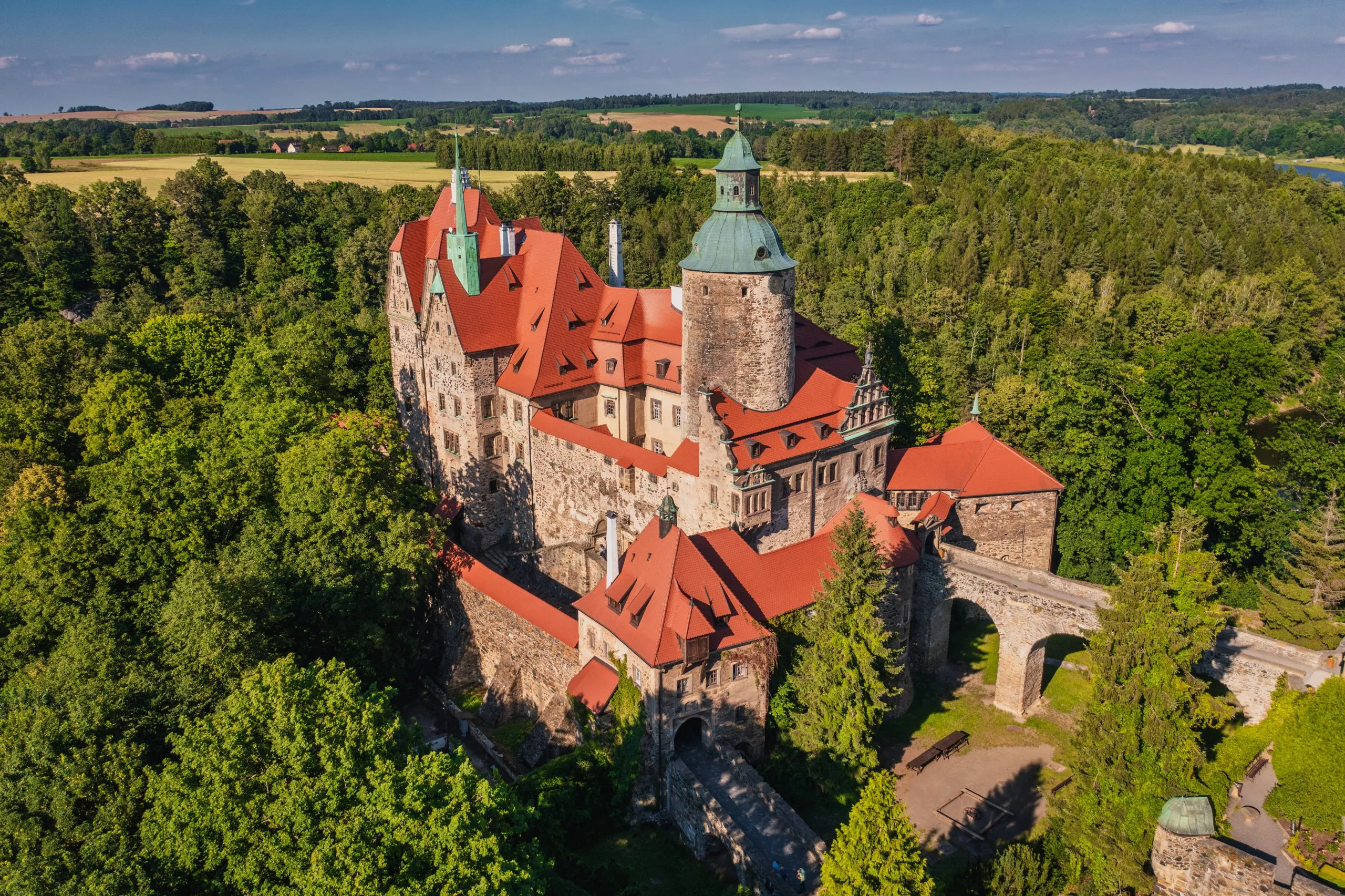 Widok z drona na Zamek Czocha